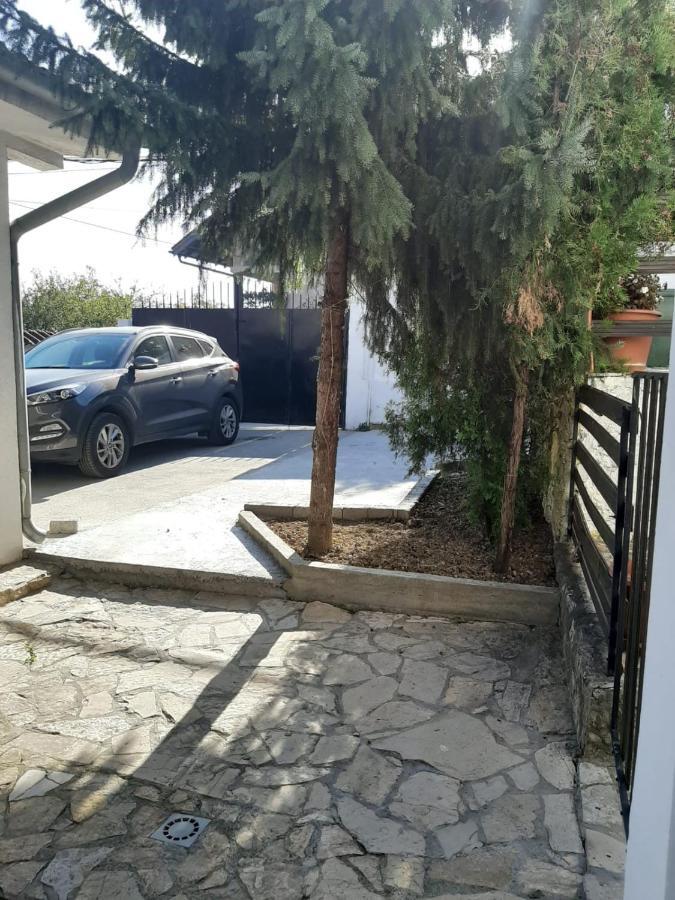 Apartment Queen Belgrado Esterno foto